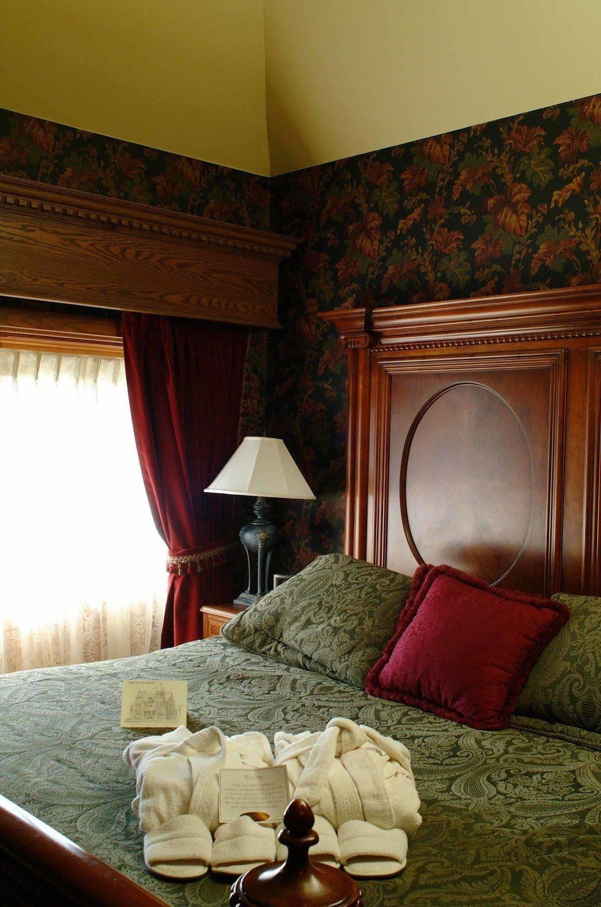 Nagle Warren Mansion B&B Cheyenne Room photo